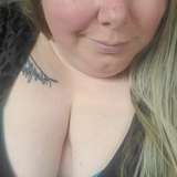 blue_eyesnthickthighs